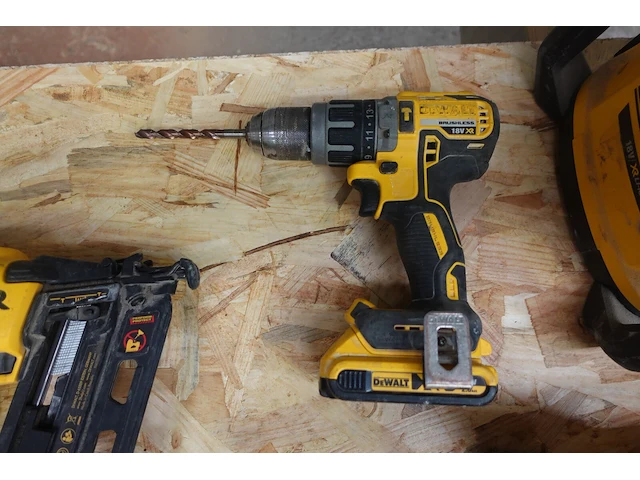 Accu set dewalt - afbeelding 10 van  13
