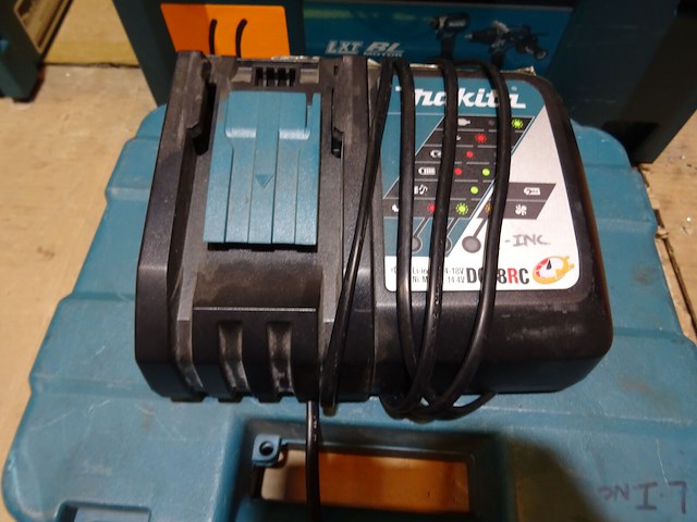 Accu slagmoersleutel makita + doppenset - afbeelding 4 van  5