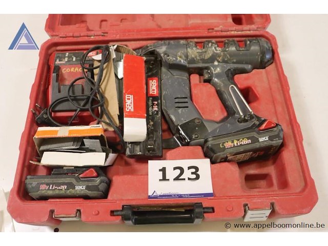 Accu tacker - senco - f-18 acculader - senco - coral - afbeelding 1 van  3
