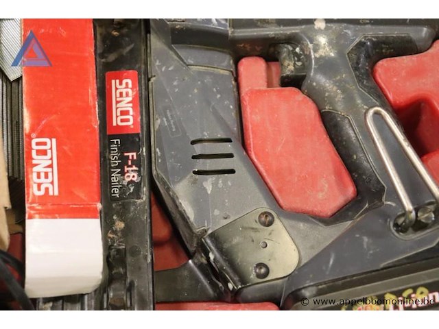 Accu tacker - senco - f-18 acculader - senco - coral - afbeelding 2 van  3