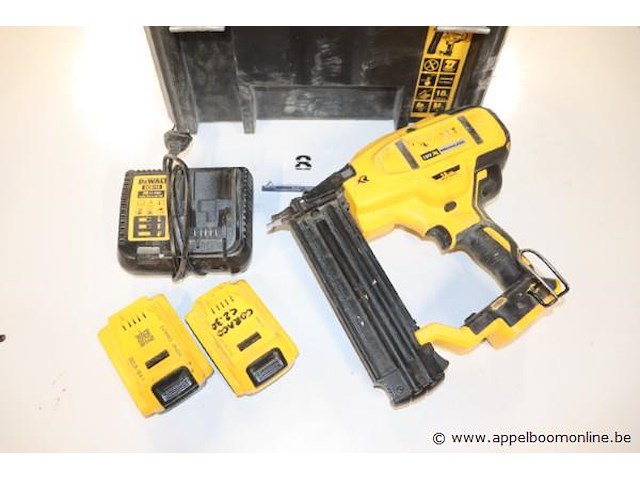 Accu tacker dew dcn680, vv oplader en 2 batterijen - afbeelding 1 van  4