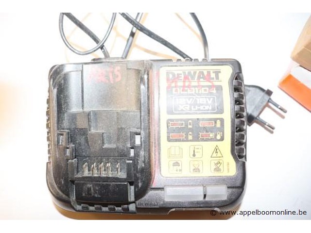 Accu tacker dew dcn680, vv oplader en 2 batterijen - afbeelding 2 van  4