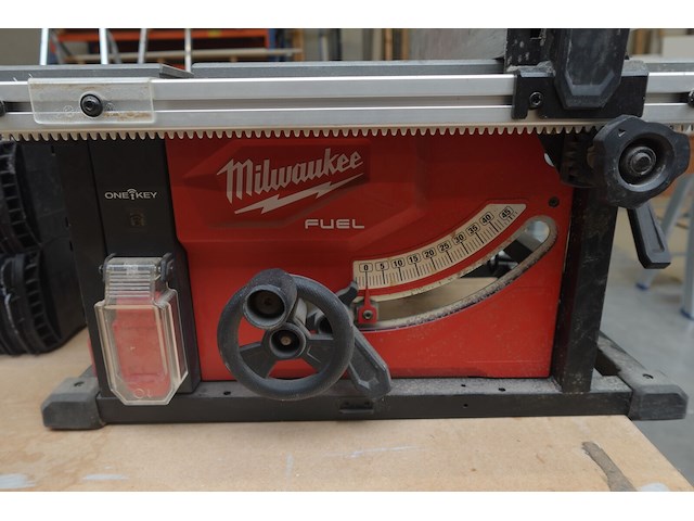 Accu tafelzaag milwaukee - afbeelding 2 van  4