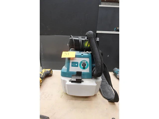 Accu vacuum makita - afbeelding 1 van  4