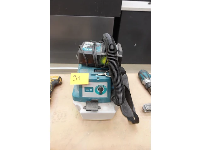 Accu vacuum makita - afbeelding 2 van  4