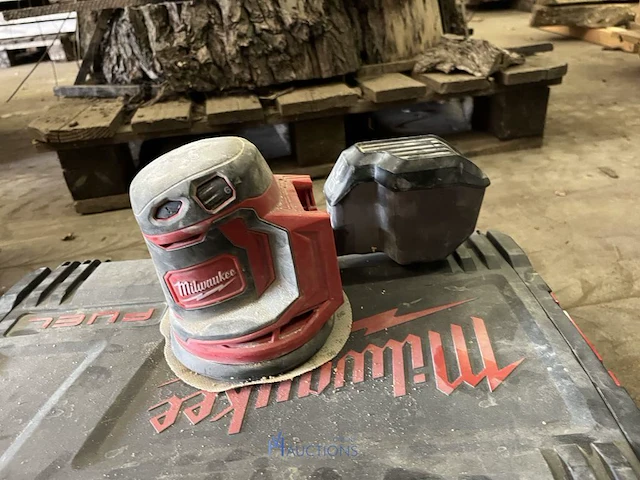 Accu vlakschuurmachine milwaukee m18bos125 - afbeelding 2 van  3