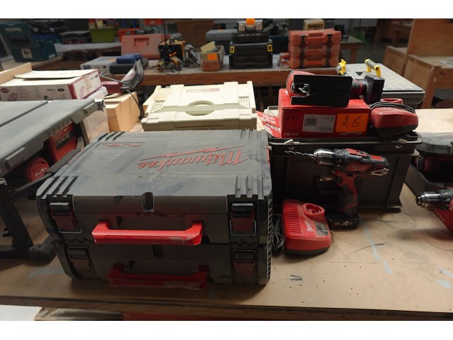Accu wipzaag + accu boormachine milwaukee - afbeelding 1 van  4