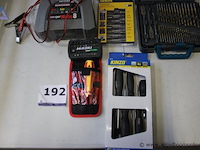 Acculader - accugor - matic 8 set schroevendraaiers - hikoki - diverse maten set schroefbits (7-delig) - irwin - diverse maten set tangen (6-delig) - kinzo - diverse maten boor- en bitset - diverse maten - afbeelding 1 van  1