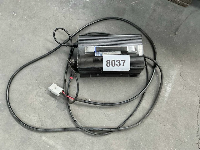 Acculader 12v - afbeelding 1 van  5