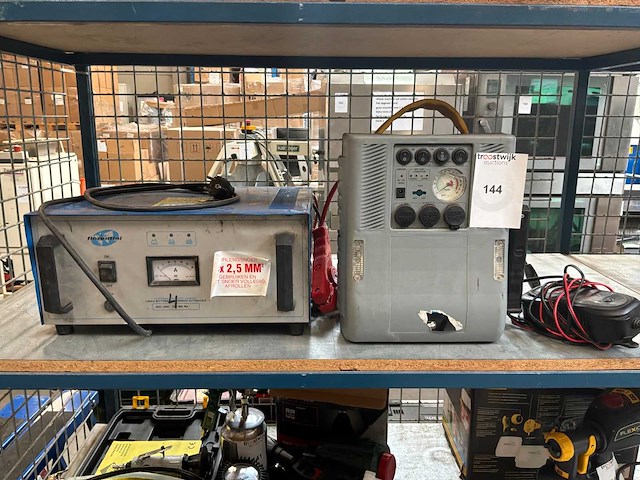 Acculader (2x) - afbeelding 1 van  4