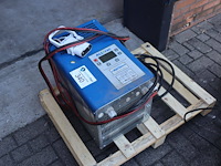 Acculader alltrac 80d75 2012 - afbeelding 1 van  1