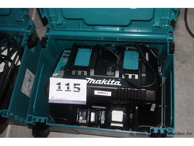 Acculader, makita, makita 3, met 2 accu's, werking niet gekend - afbeelding 1 van  1