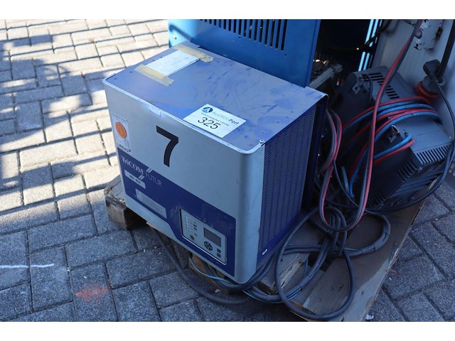 Acculader tricom futur 48v - afbeelding 1 van  1