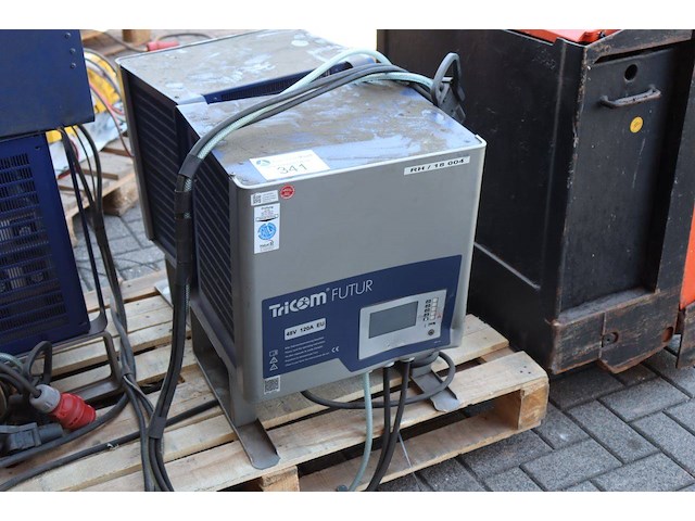 Acculader tricom futur 48v - afbeelding 1 van  1