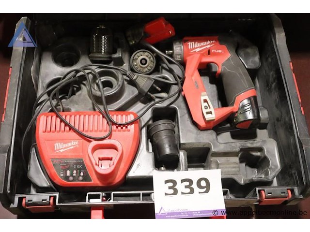 Accuschroevendraaier - milwaukee - m12 fddx oplader - milwaukee - c12 c toebehoren - bitjes, koffer - afbeelding 1 van  3