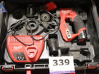 Accuschroevendraaier - milwaukee - m12 fddx oplader - milwaukee - c12 c toebehoren - bitjes, koffer - afbeelding 1 van  3