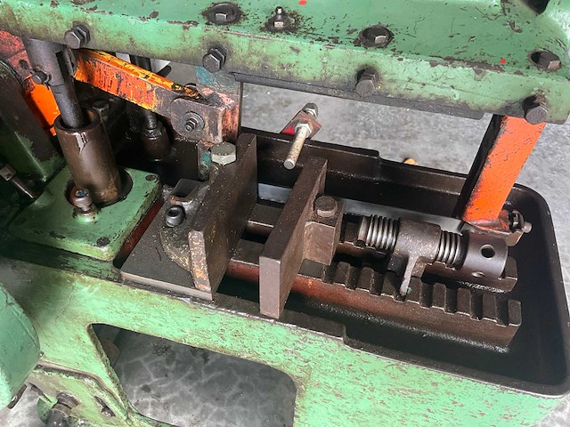 Aciera mechanische metaalzaag - power hacksaw - werkend - afbeelding 11 van  11