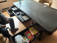 Acior set met een bureau bestaande uit 5 kasten, 5 stoelen, 1 vloerlamp en 1 bureau - afbeelding 6 van  21