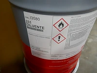 Acryllak met een fluweelachtige afwerking - afbeelding 4 van  5