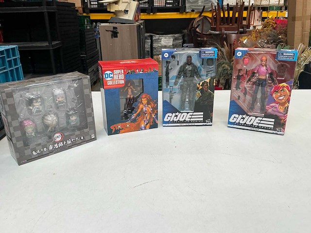 Actiefiguur (4x) - afbeelding 1 van  7