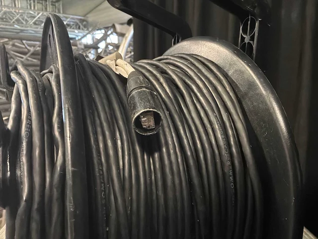 Adam hall 70225 kabeltrommel cat6 - afbeelding 3 van  4