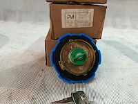 Adblue dop met sleutel voor volvo/scania (5x) - afbeelding 2 van  3