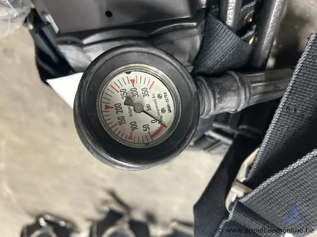 Ademluchttoestel dräger pss 100 series, serienummer brte-1743, inclusief ademluchtmasker. geschikt voor cilinders van 200/300 bar. - afbeelding 3 van  4