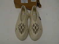 Adidas yeezy foam rnnr sand maat 48,5 nieuw in doos (2) - afbeelding 2 van  9