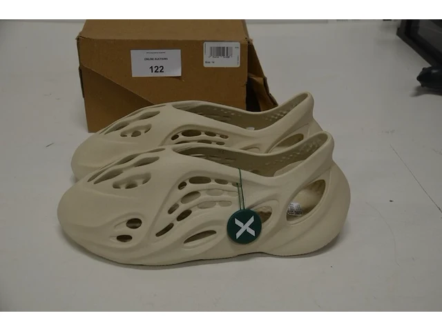 Adidas yeezy foam rnnr sand maat 48,5 nieuw in doos (2) - afbeelding 3 van  9