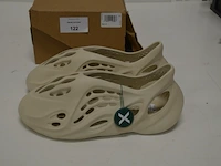 Adidas yeezy foam rnnr sand maat 48,5 nieuw in doos (2) - afbeelding 3 van  9