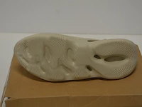 Adidas yeezy foam rnnr sand maat 48,5 nieuw in doos (2) - afbeelding 7 van  9