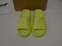 Adidas yeezy slide glow green maat 42,5 nieuw in doos (2) - afbeelding 4 van  10