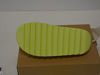 Adidas yeezy slide glow green maat 42,5 nieuw in doos (2) - afbeelding 9 van  10