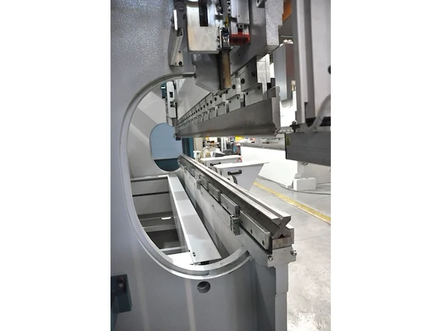 Adira pm 135x3100 cnc-kantbank - afbeelding 10 van  12