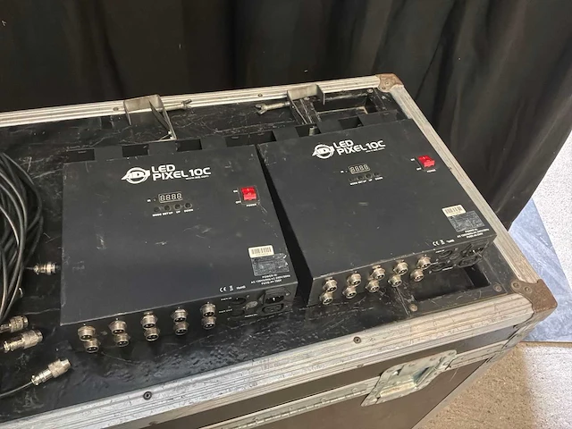 Adj led pixeltube 360 set 18 strips 2 controllers - afbeelding 2 van  6