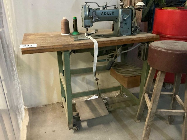Adler naaimachine - afbeelding 2 van  6