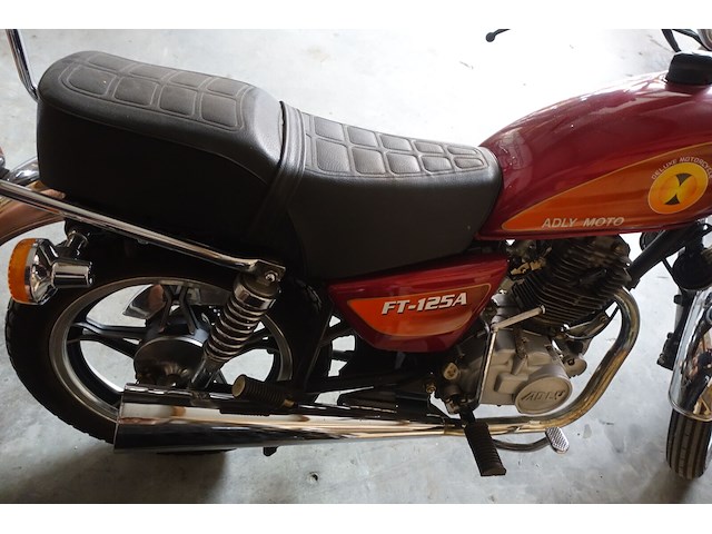 Adly moto 125 - afbeelding 4 van  6
