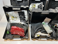 Adr koffers met diverse veiligheidsuitrusting - afbeelding 6 van  7