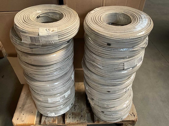 Adsl/isdn kabel cat.5e lan 4 pairs utp 100 meter (12x) - afbeelding 1 van  4