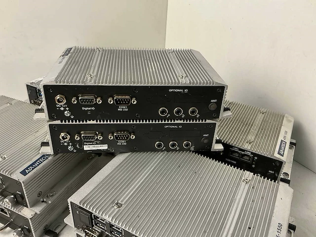 Advantech ark-1550 industriële fanless embedded box pc (10x) - afbeelding 4 van  4