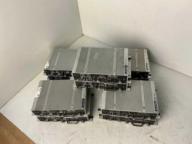 Advantech ark-1550 industriële fanless embedded box pc (10x) - afbeelding 2 van  4