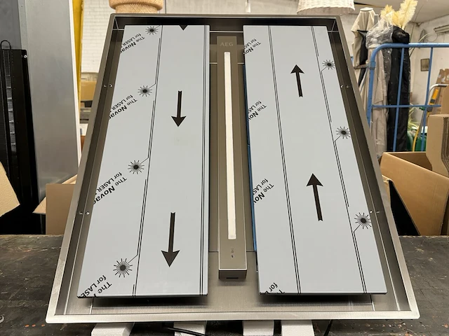 Aeg plafond dampkap - afbeelding 1 van  10