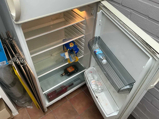 Aeg santo koel-vriescombinatie met aparte vries- en koelruimte - afbeelding 3 van  3