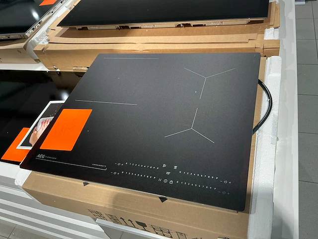 Aeg ti64ib1biz inductiekookplaat - afbeelding 1 van  5