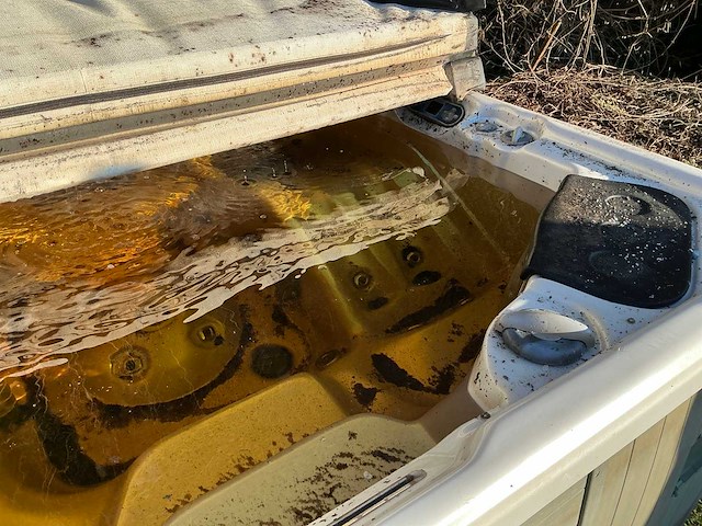 Aeware jacuzzi en buitenspa - afbeelding 3 van  6