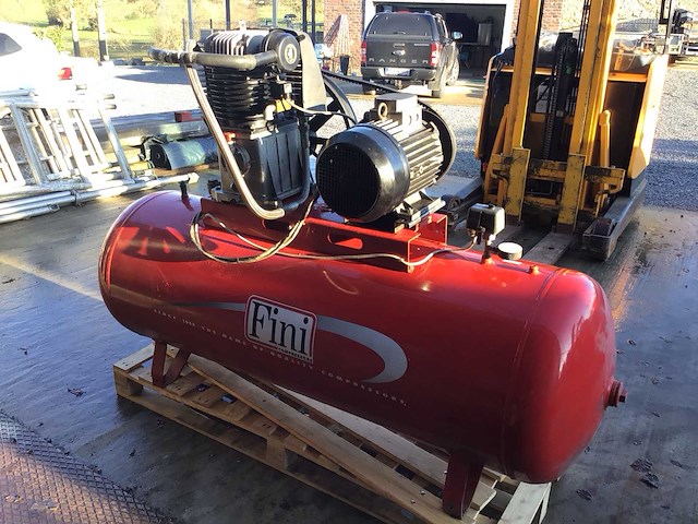 Afgewerkte bk 20 500f schroefluchtcompressor - afbeelding 1 van  8