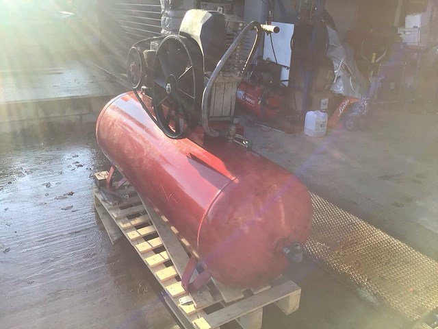 Afgewerkte bk 20 500f schroefluchtcompressor - afbeelding 4 van  8