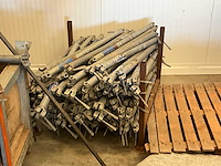 Afix grote partij steiger materiaal - afbeelding 1 van  10