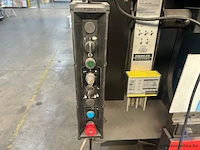 Afkantpers amada hft 100-3, bouwjaar 2004, met een maximale perskracht van 1000 kn en een slag van 200 mm. voorzien van een 400 v, 3-fasen aansluiting en fiessler elektronik akas ii laserbeveiliging. - afbeelding 7 van  13