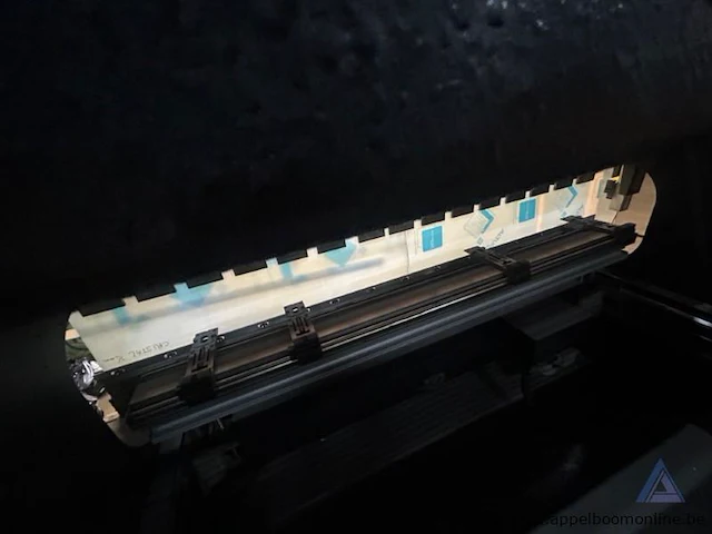 Afkantpers amada hft 100-3, bouwjaar 2004, met een maximale perskracht van 1000 kn en een slag van 200 mm. voorzien van een 400 v, 3-fasen aansluiting en fiessler elektronik akas ii laserbeveiliging. - afbeelding 13 van  13
